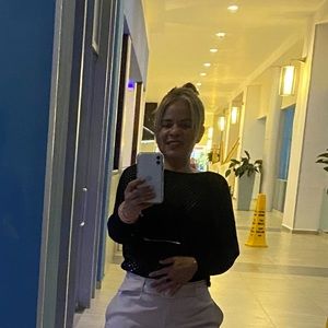 Meet your Posher, Awilda